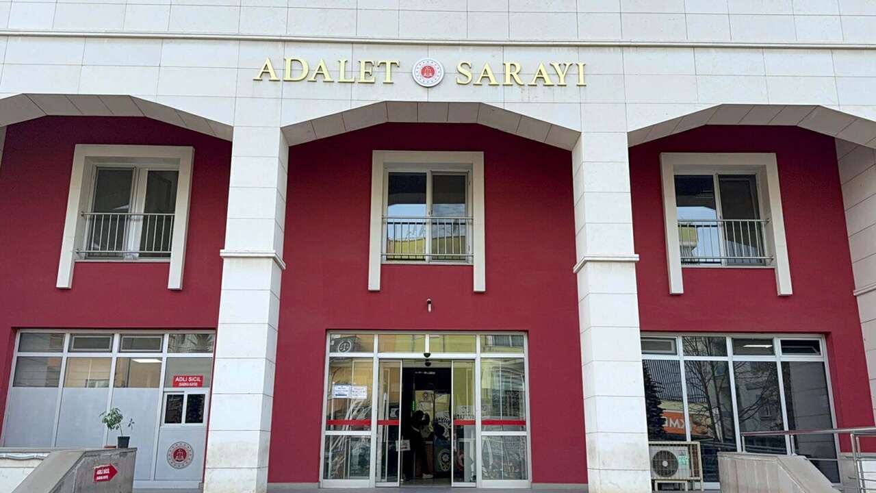 Damadın katlettiği 4 kişilik aile toprağa verildi 24